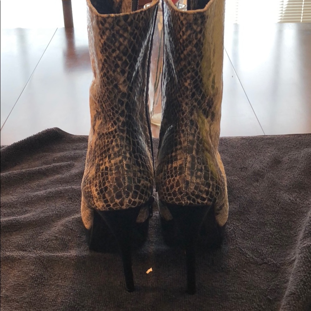👠 - Picture 4 of 5